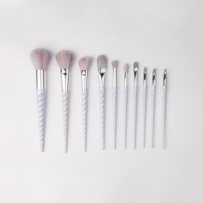 Customizable Traveling Makeup Brush Kit for Traveling Beauty Professionals