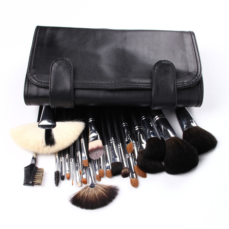 Fluffier And Hygienic Travel Makeup Brush Set Ideal for On-the-go Touch-ups Synthetic Hair Black/ Customized Colors