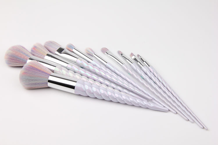 Metal Handle Beauty Needs Travel Brush Set Achieve a Professional Makeup Look Anywhere You Go